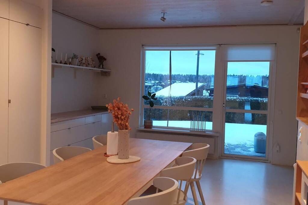 Water Facing Villa With Pool & Sauna Lidingö المظهر الخارجي الصورة